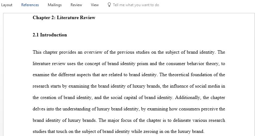 How do customers of Gucci perceive its brand identity on weibo